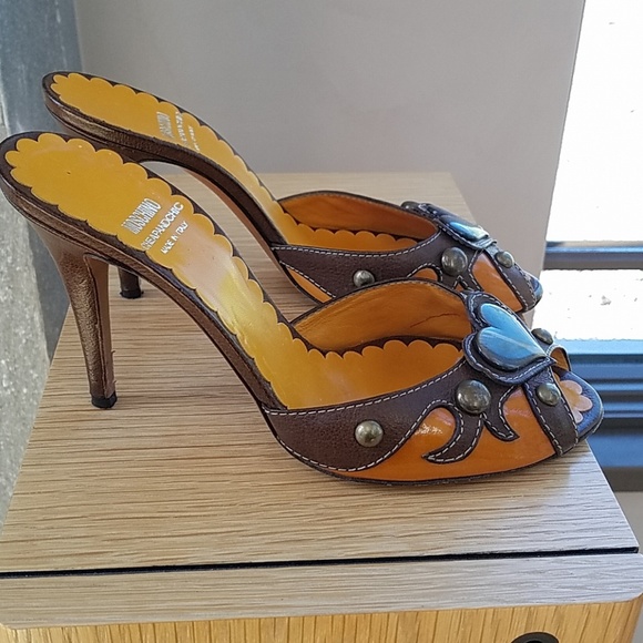 Moschino - Picture 2 of 4